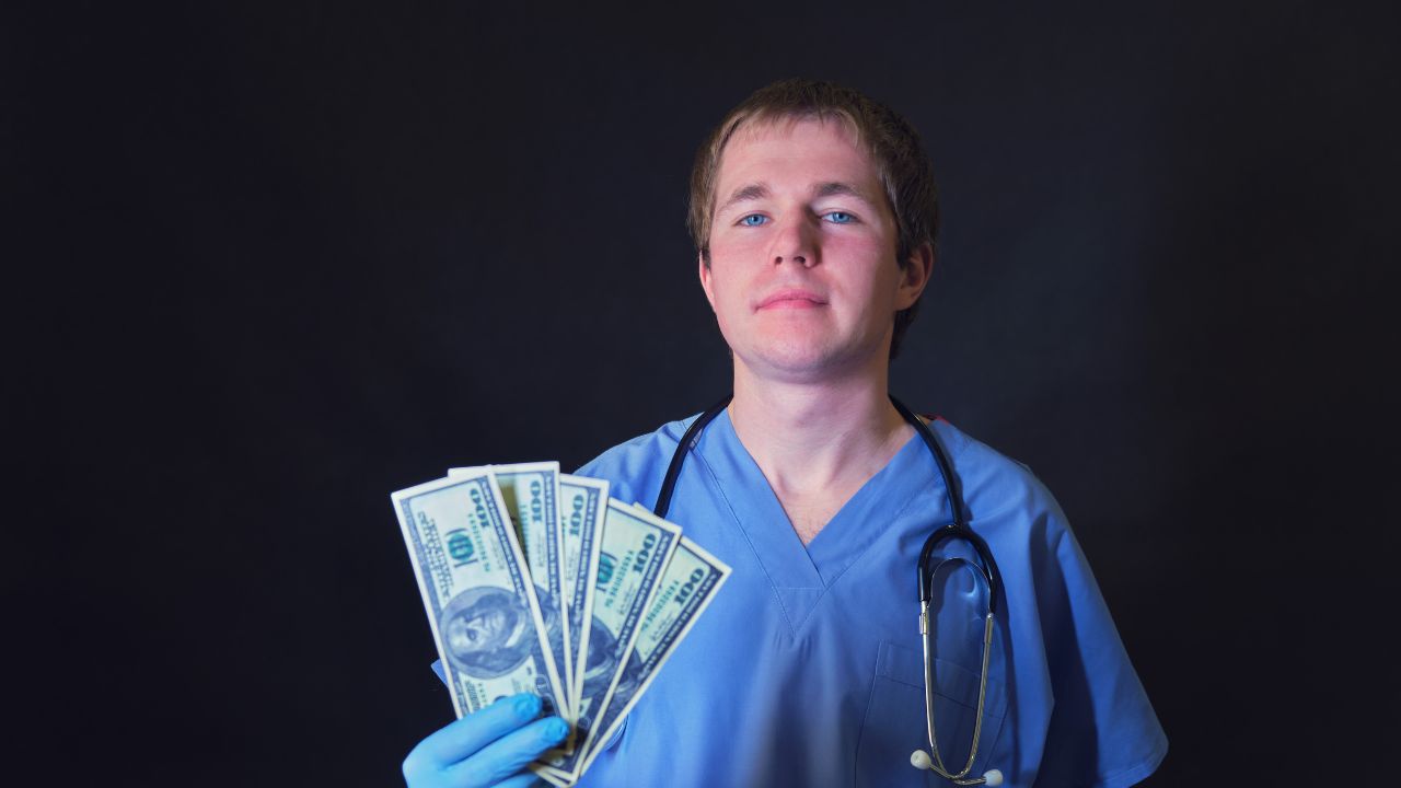 Top Proven Ways Nursing Students Can Earn Extra Income in 2026 (Flexible & Realistic Side Hustles That Actually Work)